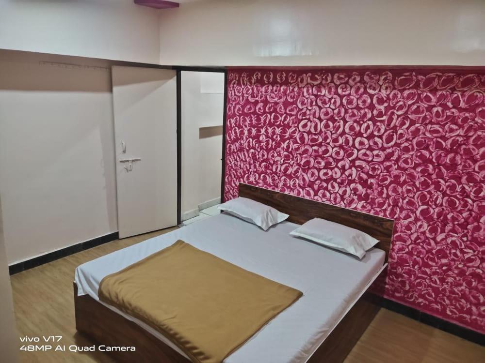 Sai Ganesh Guest House Shirdi Bagian luar foto